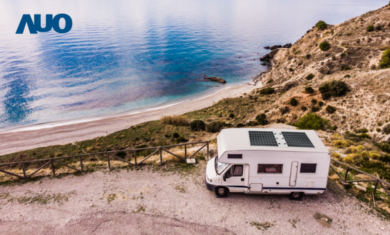 「可撓輕量化太陽光電板SunCurva」使用輕量特殊耐候型複合板取代傳統太陽能板的玻璃前板，不僅降低70%重量，每米平方僅3Kg；具有抗衝擊性能及通過電磁相容性測試，可應用於交通運輸工具，如露營車、遊艇等